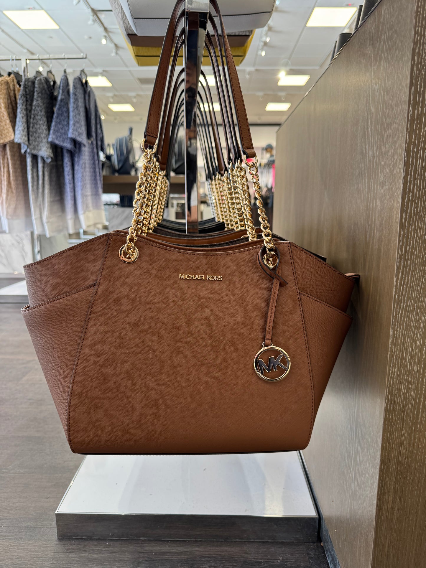 Michael Kors Jet Set Travel Chain Tote Bag