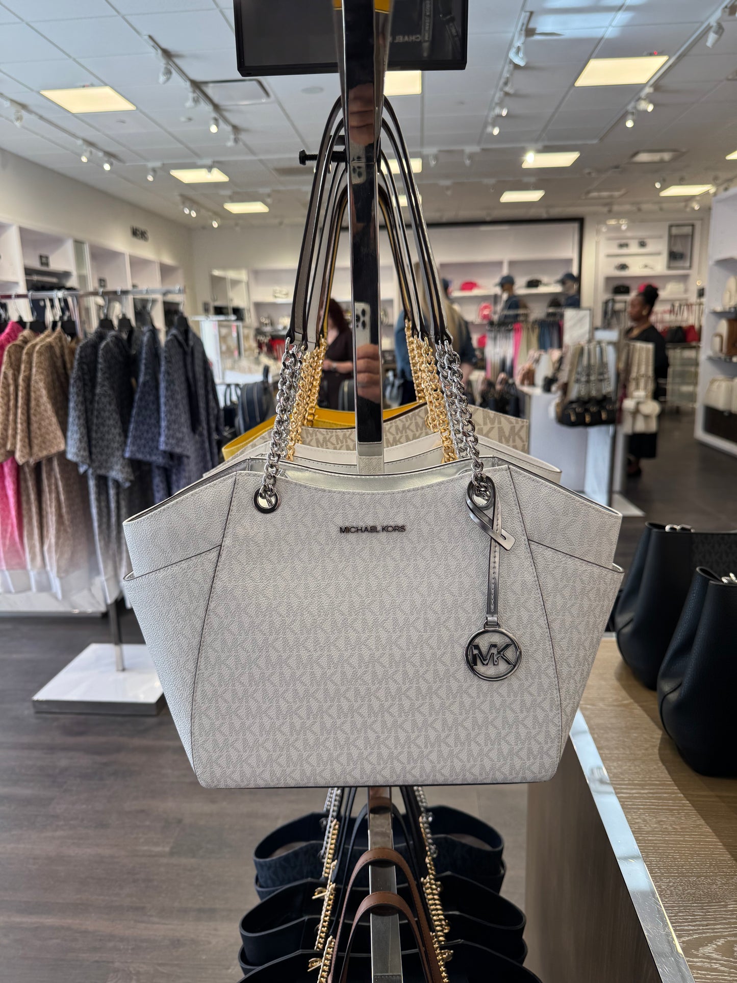 Michael Kors Jet Set Travel Chain Tote Bag